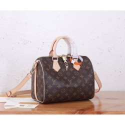 LOUIS VUITTON tote bag 2023FW becoming mainstream