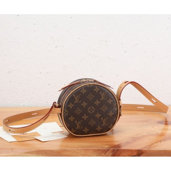 LOUIS VUITTON shoulder bag 2023FW latest arrival LOUIS VUITTON shoulder bag 2023FW latest arrival