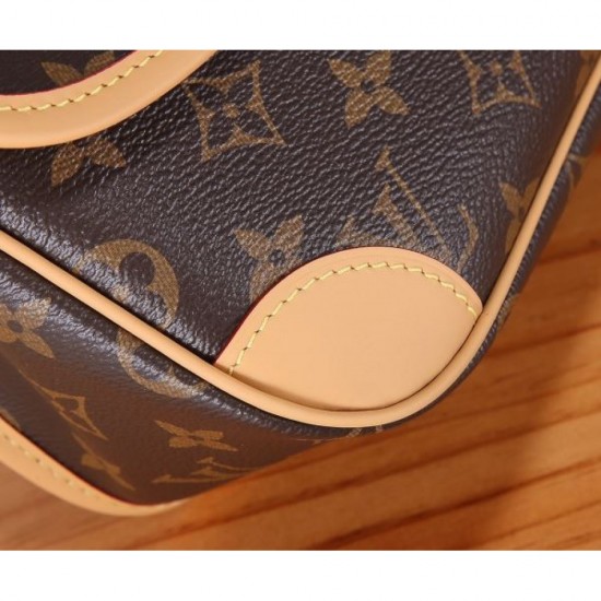 LOUIS VUITTON Shoulder bag 2023FW Great success in autumn LOUIS VUITTON Shoulder bag 2023FW Great success in autumn