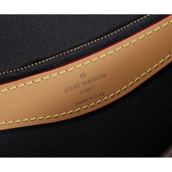 LOUIS VUITTON Shoulder bag 2023FW Great success in autumn LOUIS VUITTON Shoulder bag 2023FW Great success in autumn
