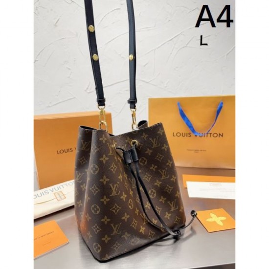 LOUIS VUITTON Shoulder Bag 2023FW Featured No.1 LOUIS VUITTON Shoulder Bag 2023FW Featured No.1