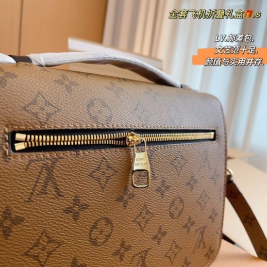 LOUIS VUITTON Shoulder bag 2023FW inevitably sold out LOUIS VUITTON Shoulder bag 2023FW inevitably sold out