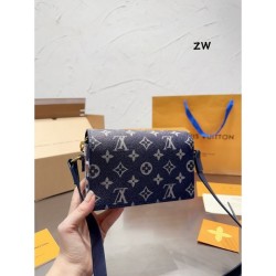 LOUIS VUITTON Shoulder bag 2023FW Sold out in Japan