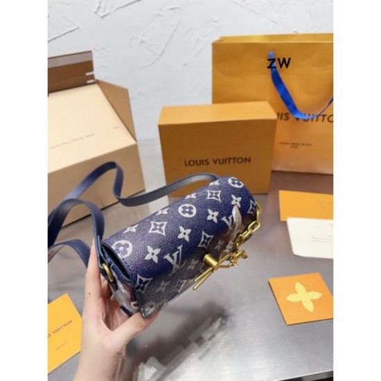 LOUIS VUITTON Shoulder bag 2023FW Sold out in Japan LOUIS VUITTON Shoulder bag 2023FW Sold out in Japan