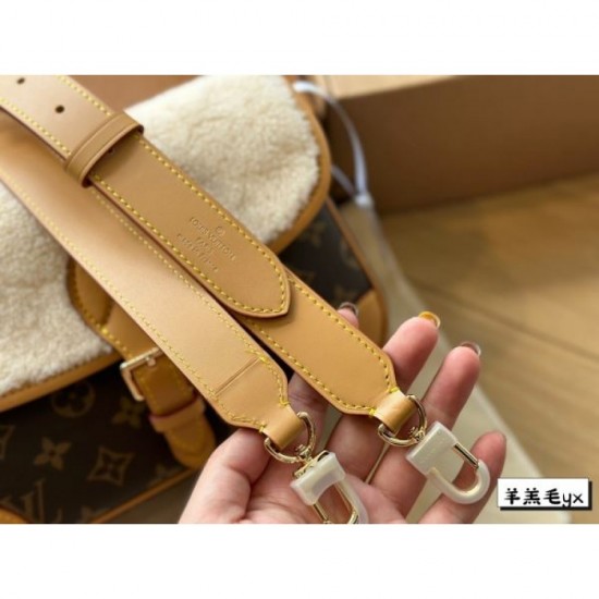 LOUIS VUITTON Louis Vuitton tote bag 2023FW advance arrival LOUIS VUITTON Louis Vuitton tote bag 2023FW advance arrival