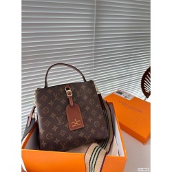 LOUIS VUITTON Louis Vuitton tote bag 2023FW new addition