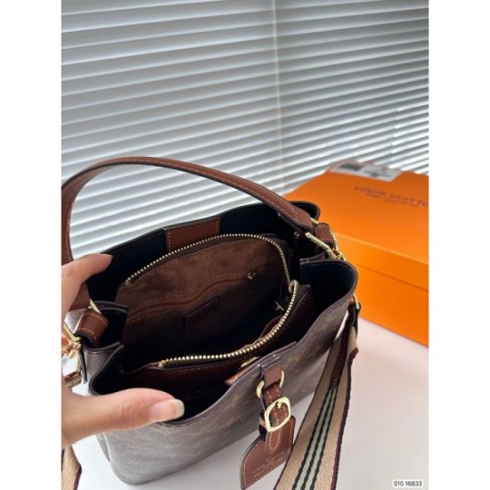 LOUIS VUITTON Louis Vuitton tote bag 2023FW new addition LOUIS VUITTON Louis Vuitton tote bag 2023FW new addition
