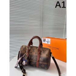LOUIS VUITTON Louis Vuitton tote bag 2023FW magazine publication