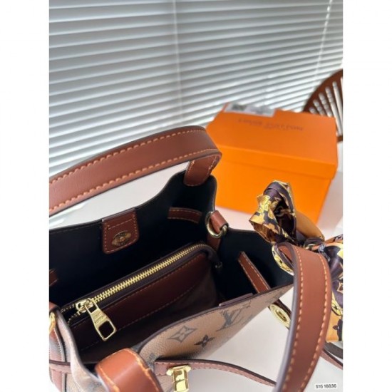 LOUIS VUITTON Louis Vuitton tote bag 2023FW before sold out LOUIS VUITTON Louis Vuitton tote bag 2023FW before sold out
