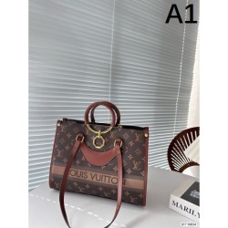 LOUIS VUITTON Louis Vuitton tote bag 2023FW popular this season