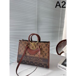 LOUIS VUITTON Louis Vuitton tote bag 2023FW popular this season