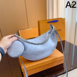 LOUIS VUITTON Louis Vuitton tote bag 2023FW difficult to obtain