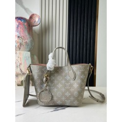 LOUIS VUITTON Louis Vuitton tote bag 2023FW overseas limited item