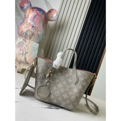 LOUIS VUITTON Louis Vuitton tote bag 2023FW overseas limited item