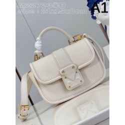 LOUIS VUITTON Louis Vuitton tote bag 2023FW Sale during the year-end and New Year holidays