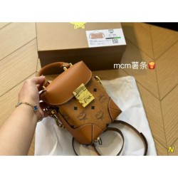 MCM Tote Bag 2023FW Very Rare Color