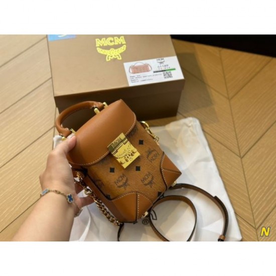 MCM Tote Bag 2023FW Very Rare Color MCM Tote Bag 2023FW Very Rare Color
