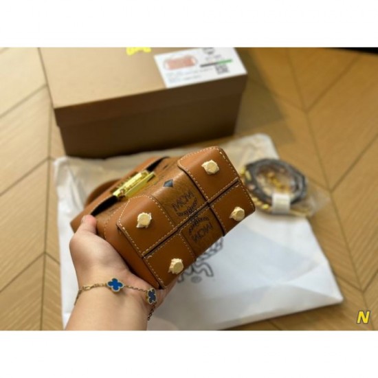MCM Tote Bag 2023FW Very Rare Color MCM Tote Bag 2023FW Very Rare Color