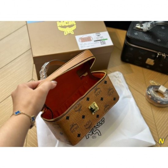 MCM Tote Bag 2023FW Recommended for fall/winter wear MCM Tote Bag 2023FW Recommended for fall/winter wear