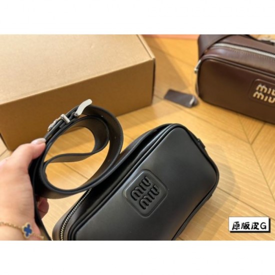 MIU MIU Shoulder Bag 2023FW Limited Edition MIU MIU Shoulder Bag 2023FW Limited Edition
