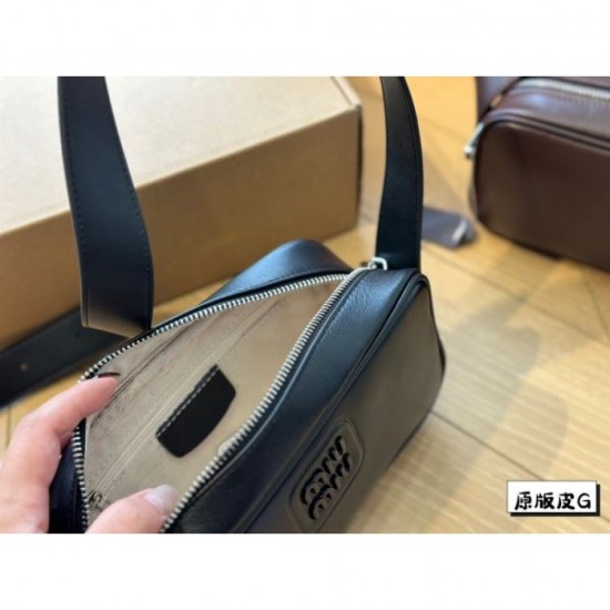 MIU MIU Shoulder Bag 2023FW Limited Edition MIU MIU Shoulder Bag 2023FW Limited Edition