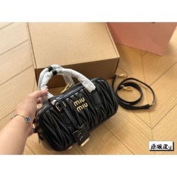 MIU MIU tote bag 2023FW mature texture