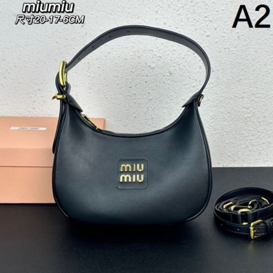 MIU MIU tote bag 2023FW New item debuting this season MIU MIU tote bag 2023FW New item debuting this season