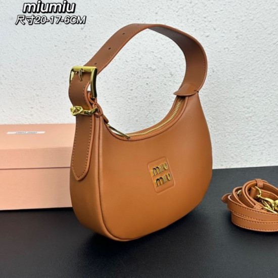 MIU MIU tote bag 2023FW New item debuting this season MIU MIU tote bag 2023FW New item debuting this season