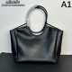 MIU MIU Tote bag 2023FW The main character of winter coordination MIU MIU Tote bag 2023FW The main character of winter coordination