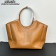 MIU MIU Tote bag 2023FW The main character of winter coordination MIU MIU Tote bag 2023FW The main character of winter coordination