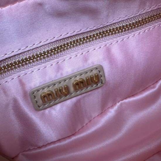 MIU MIU Tote Bag 2023FW A very satisfying winter new item MIU MIU Tote Bag 2023FW A very satisfying winter new item