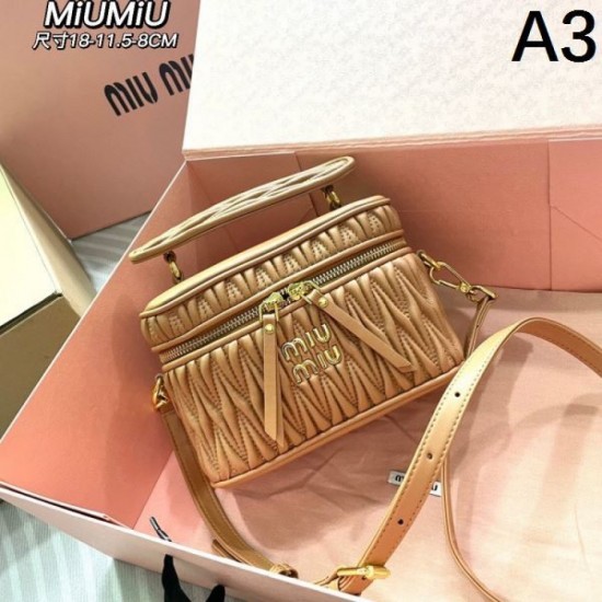 MIU MIU shoulder bag 2023FW super classic MIU MIU shoulder bag 2023FW super classic