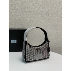 2023SS PRADA Prada tote bag that will pay attention to your feet
