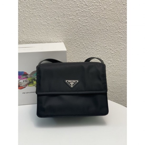 2023SS PRADA Appears at a new price! Shoulder bag 2023SS PRADA Appears at a new price! Shoulder bag