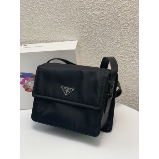 2023SS PRADA Appears at a new price! Shoulder bag 2023SS PRADA Appears at a new price! Shoulder bag