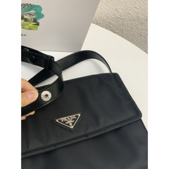 2023SS PRADA Appears at a new price! Shoulder bag 2023SS PRADA Appears at a new price! Shoulder bag