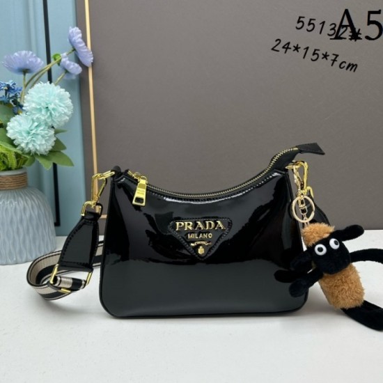 PRADA Prada shoulder bag 2023SS excellent practicality for daily use PRADA Prada shoulder bag 2023SS excellent practicality for daily use