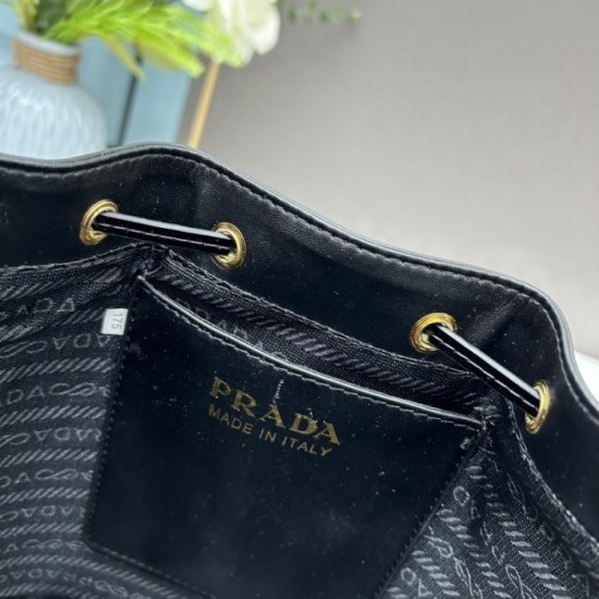 PRADA Prada shoulder bag 2023SS big fashion new brand item PRADA Prada shoulder bag 2023SS big fashion new brand item