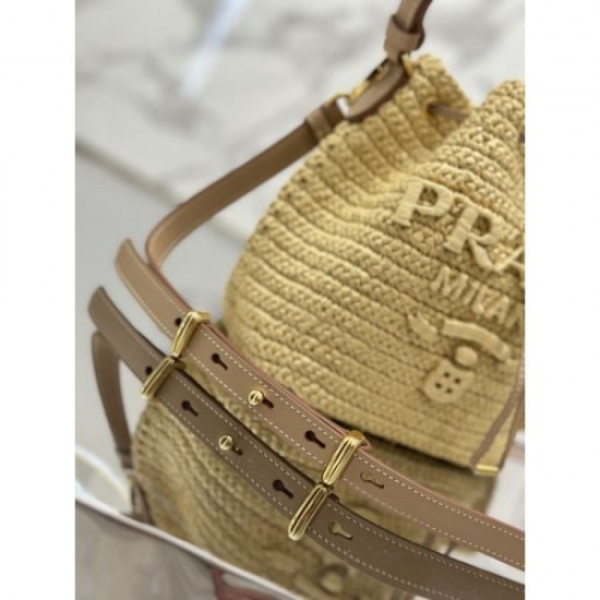 PRADA Prada tote bag 2023FW trend coordination PRADA Prada tote bag 2023FW trend coordination