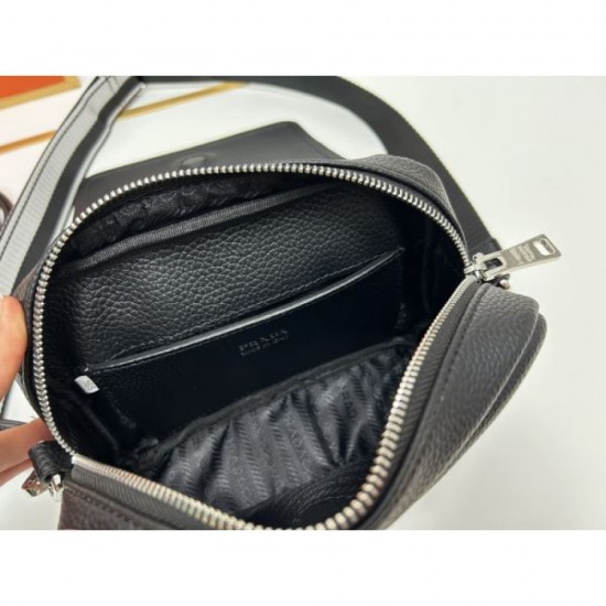 PRADA Shoulder Bag 2023FW A brand that is very popular in Japan PRADA Shoulder Bag 2023FW A brand that is very popular in Japan
