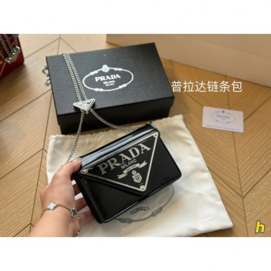 PRADA shoulder bag 2023FW super popular model in stock PRADA shoulder bag 2023FW super popular model in stock