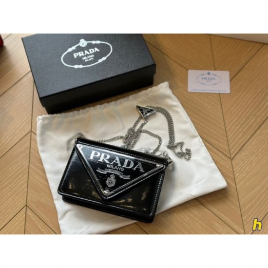 PRADA shoulder bag 2023FW super popular model in stock PRADA shoulder bag 2023FW super popular model in stock