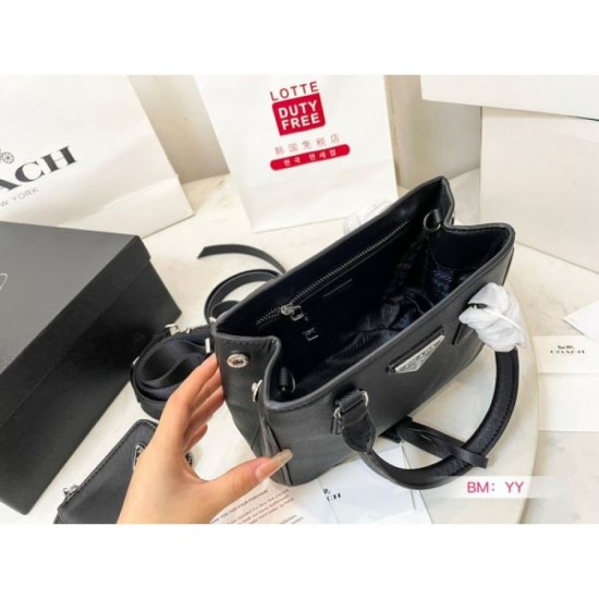 PRADA Prada tote bag 2023FW has a strong sense of neatness PRADA Prada tote bag 2023FW has a strong sense of neatness