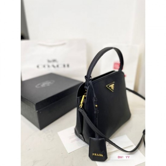 PRADA Prada tote bag 2023FW A popular item every year PRADA Prada tote bag 2023FW A popular item every year