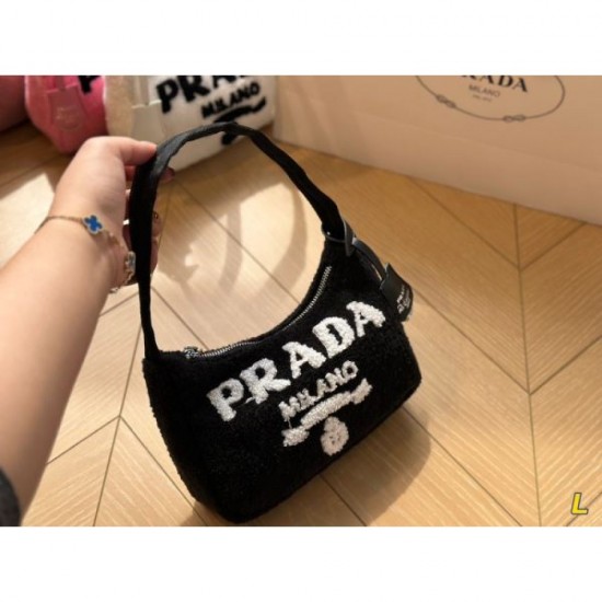 PRADA Prada tote bag 2023FW popular colors now in stock! PRADA Prada tote bag 2023FW popular colors now in stock!