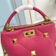 2023SS VALENTINO Valentino latest extreme popularity shoulder bag 2023SS VALENTINO Valentino latest extreme popularity shoulder bag