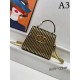 VALENTINO Tote Bag 2023FW Super Rare Product VALENTINO Tote Bag 2023FW Super Rare Product