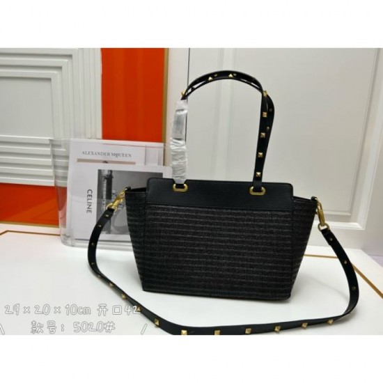 VALENTINO Tote bag 2023FW Limited time offer! VALENTINO Tote bag 2023FW Limited time offer!