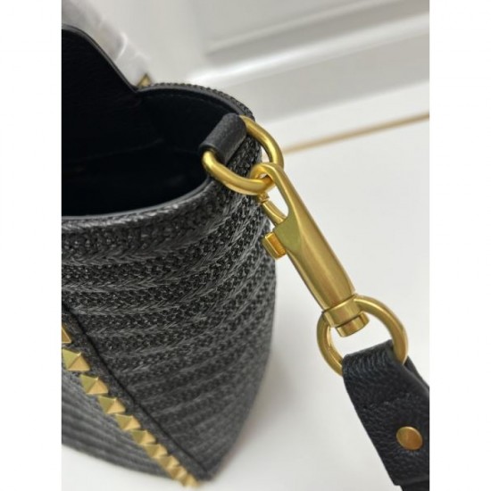 VALENTINO Tote bag 2023FW Limited time offer! VALENTINO Tote bag 2023FW Limited time offer!