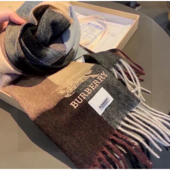 BURBERRY Cute Sold Out Very Popular 2023FW Scarf BURBERRY Cute Sold Out Very Popular 2023FW Scarf